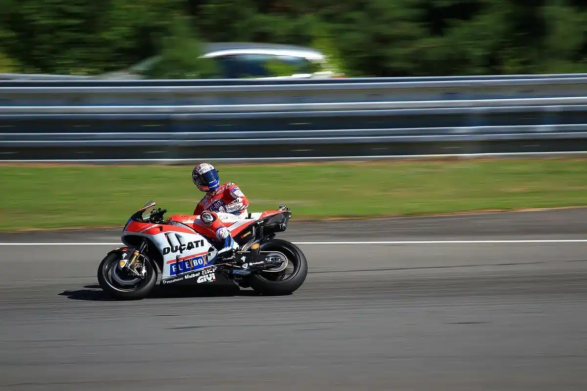 Twin Ring Motegi corner with track and runoff, emphasizing tight layout