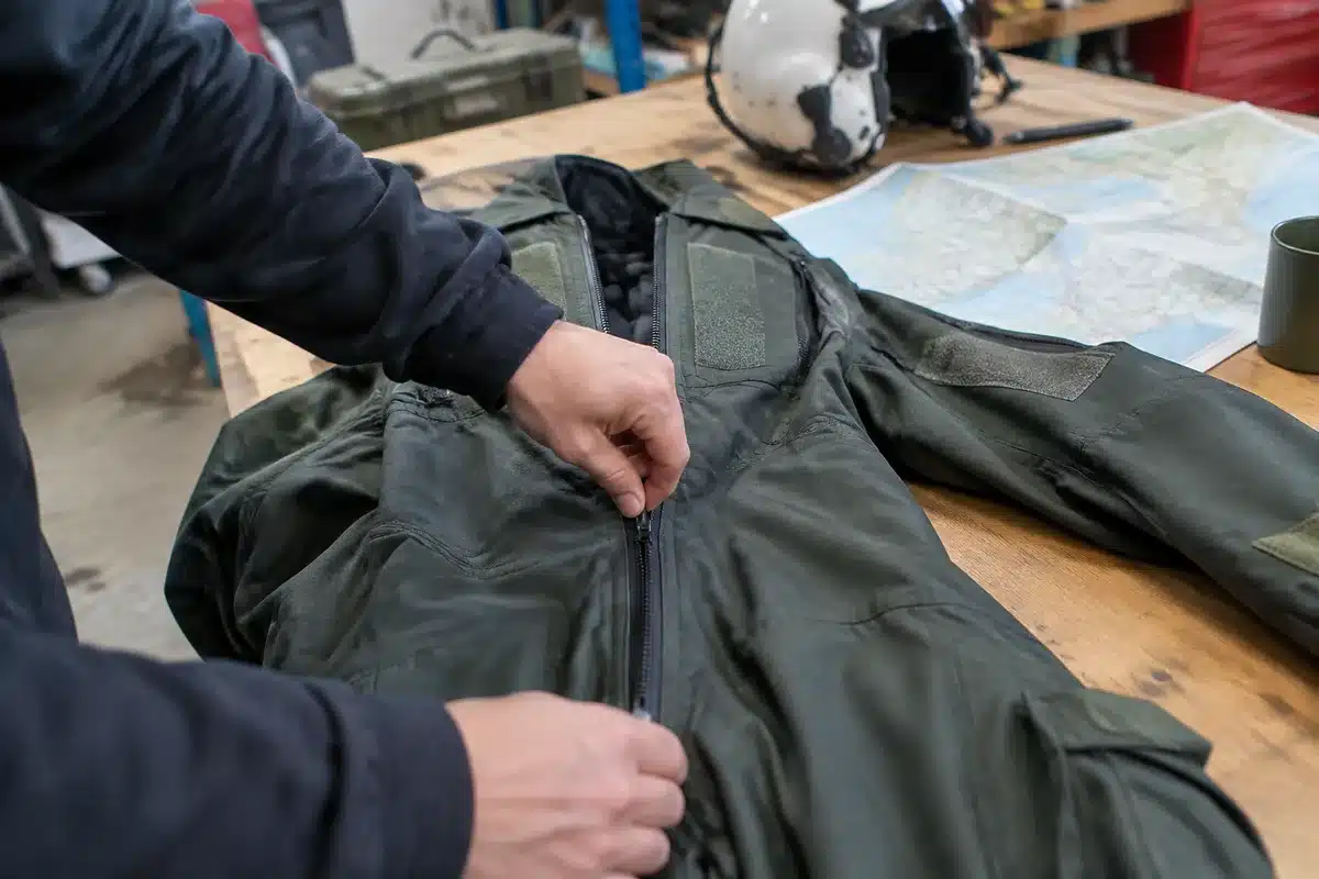 Review evaluates Aerostich R-3 motorcycle suit